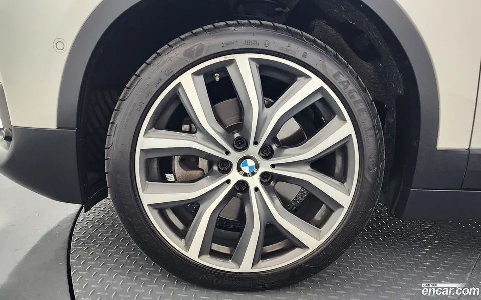 BMW X2 xDrive20i 2022 — миниатюра 2