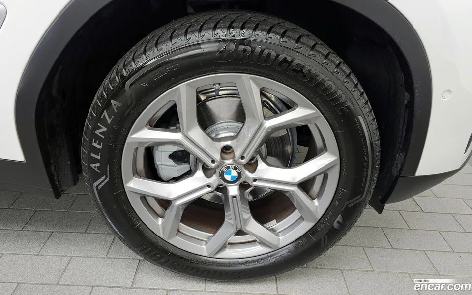 BMW X4 xDrive20i xLine 2023 — миниатюра 2