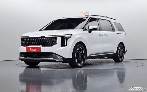 Kia Carnival 2024 buy in Moscow