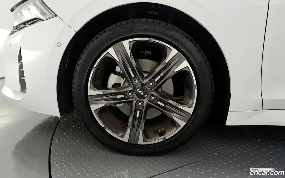 Kia K5 Hybrid 2023 — миниатюра 2