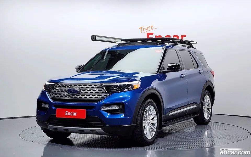 Ford Explorer 2.3 4WD 2022 — фото 1, купить с доставкой в Москву