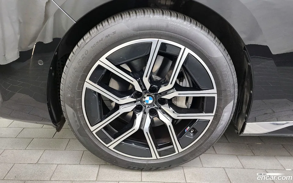 BMW 7 Series 740i xDrive M 2023 — миниатюра 2