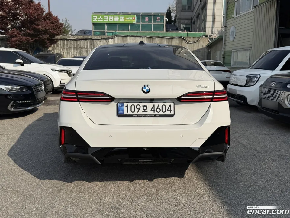 BMW 5 Series 520i M 2025 — миниатюра 2