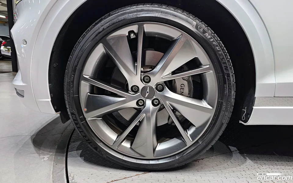 Genesis GV70 2.5T 2WD 2023 — миниатюра 5
