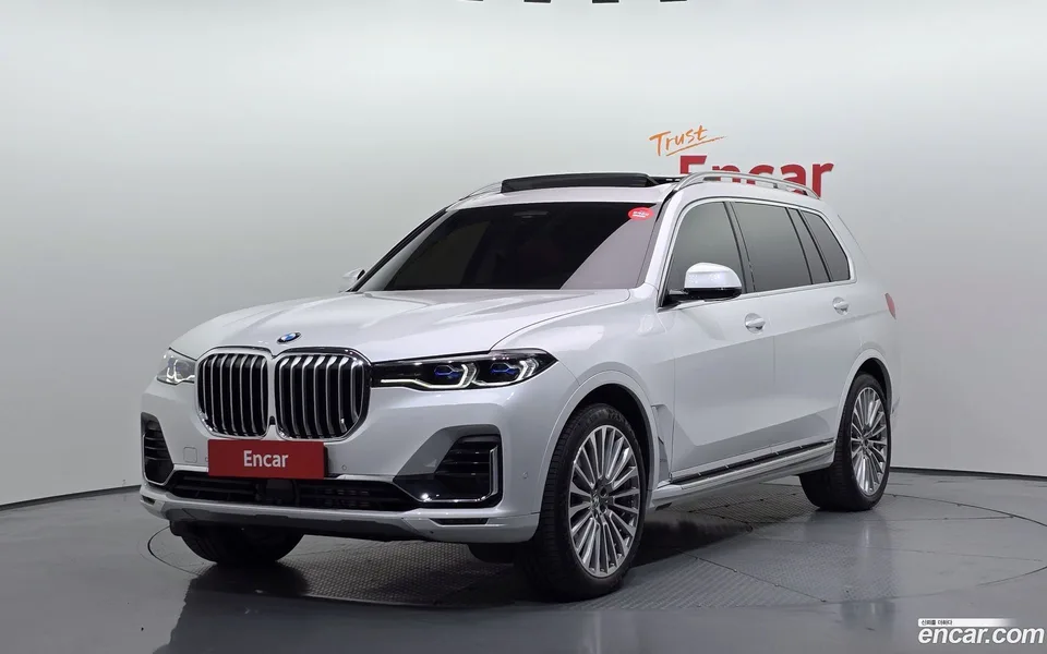 BMW X7 xDrive 40i 6 2022 — фото 1, купить с доставкой в Москву