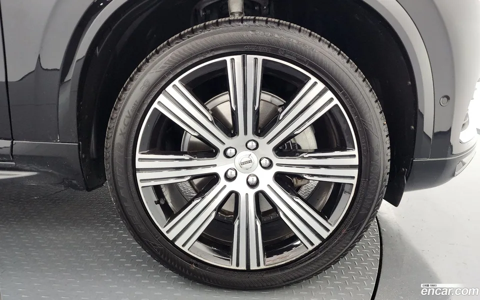 Volvo XC90 B6 2023 — миниатюра 2