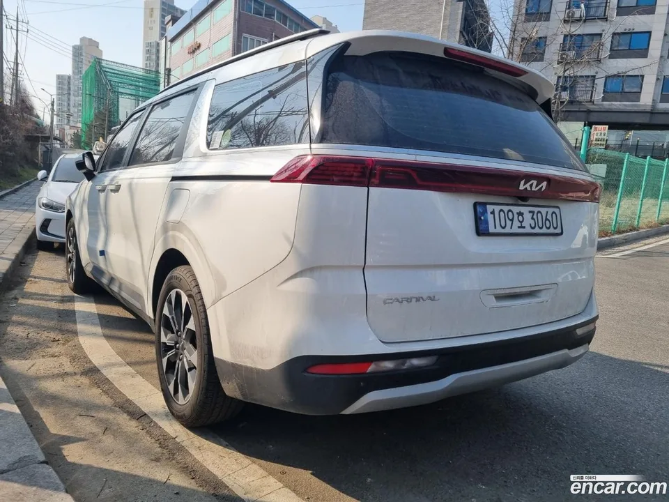 Kia Carnival 9 2023 — миниатюра 3