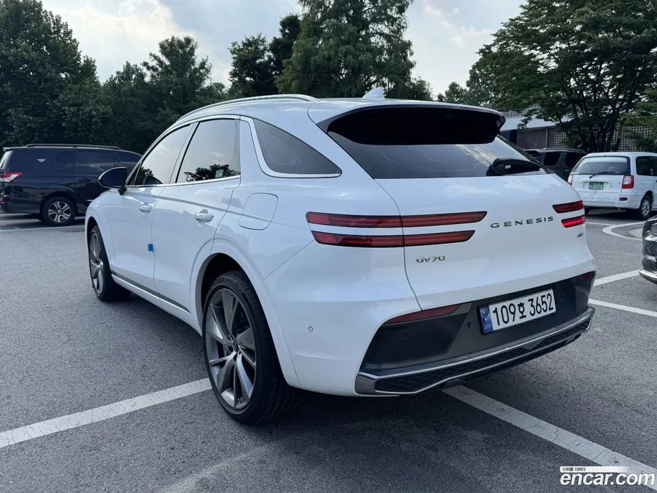 Genesis GV70 2.5T AWD 2024 — миниатюра 4