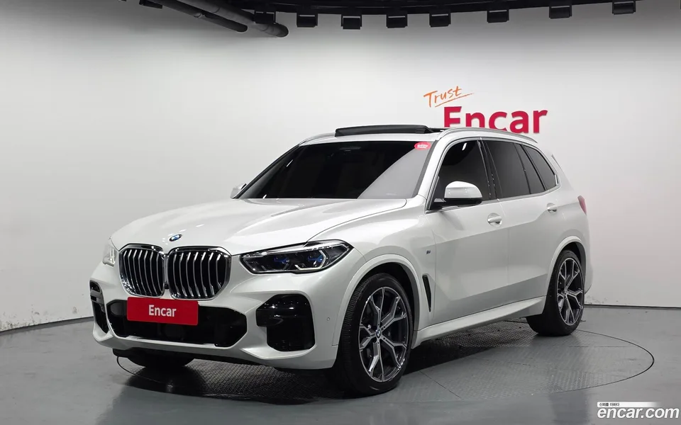 BMW X5 xDrive 30d M 2022 — фото 1, купить с доставкой в Москву