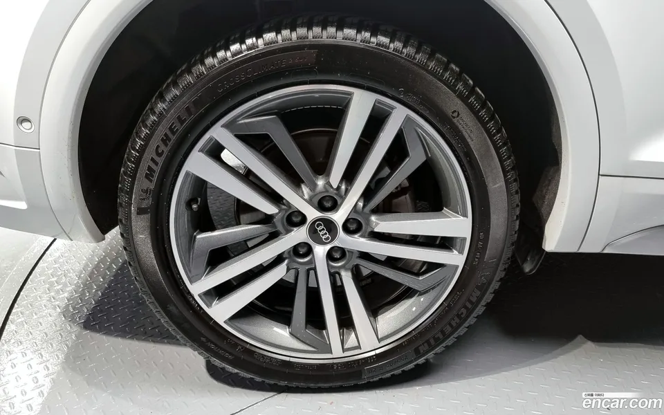 Audi Q5 45 TFSI 2023 — миниатюра 5