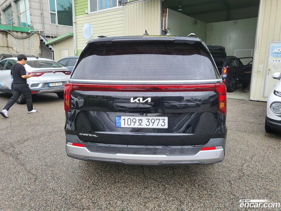 Kia Carnival 9 2025 — миниатюра 2