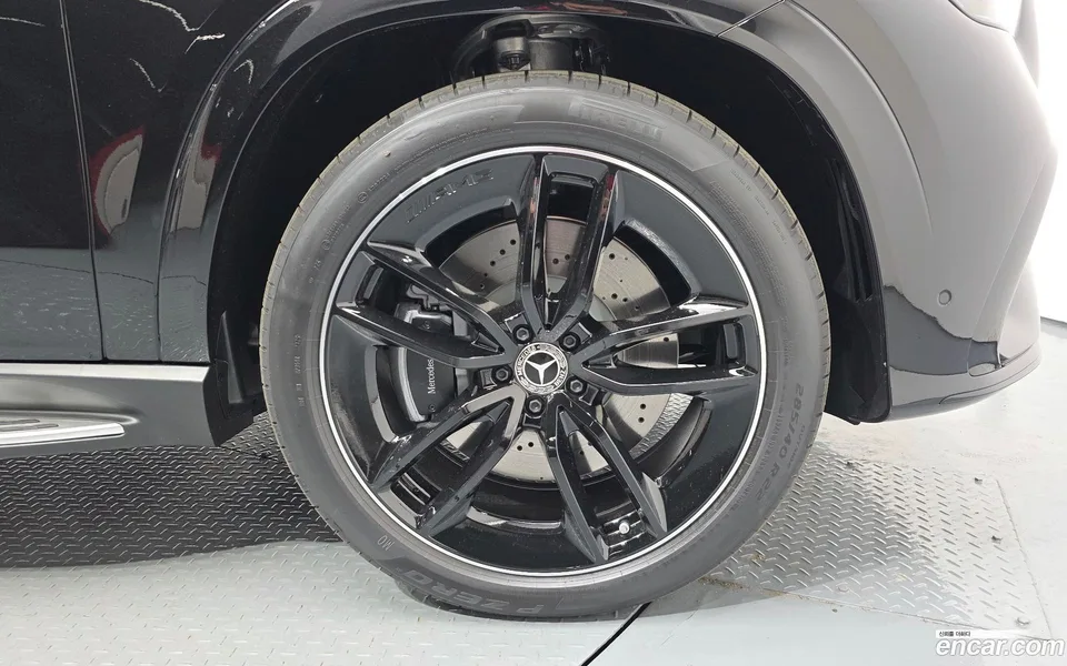 Mercedes-Benz GLE-Class GLE450 4MATIC AMG Line 2025 — миниатюра 5