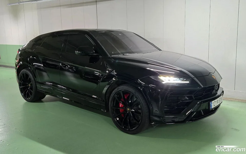 Lamborghini Urus 4.0 V8 2022 — фото 1, купить с доставкой в Москву