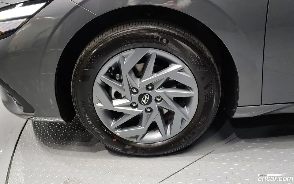 Hyundai Avante CN7 Hybrid 2025 — миниатюра 2