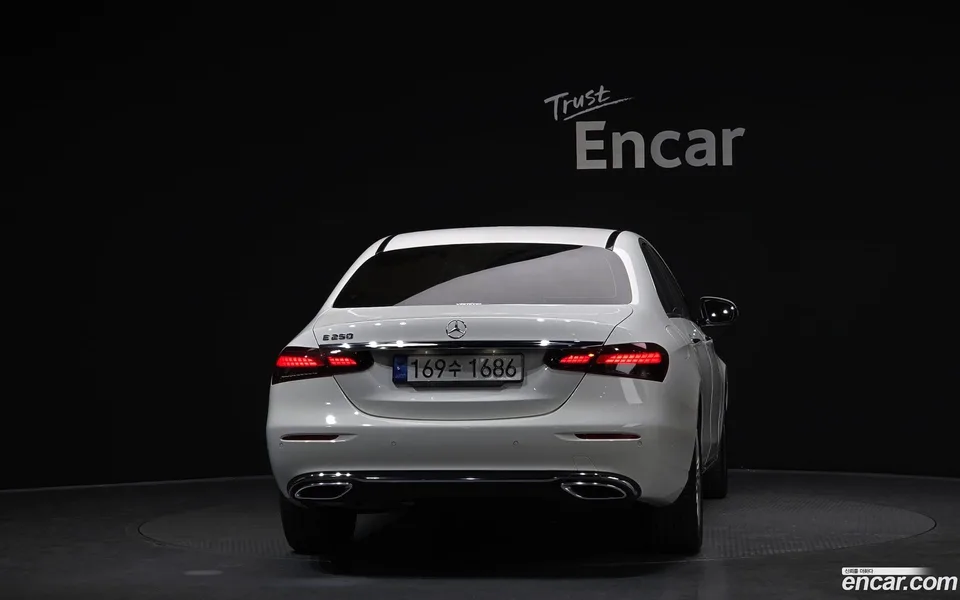 Mercedes-Benz E-Class E250 2022 — миниатюра 4