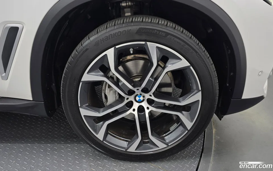 BMW X5 xDrive 30d xLine 2023 — миниатюра 2