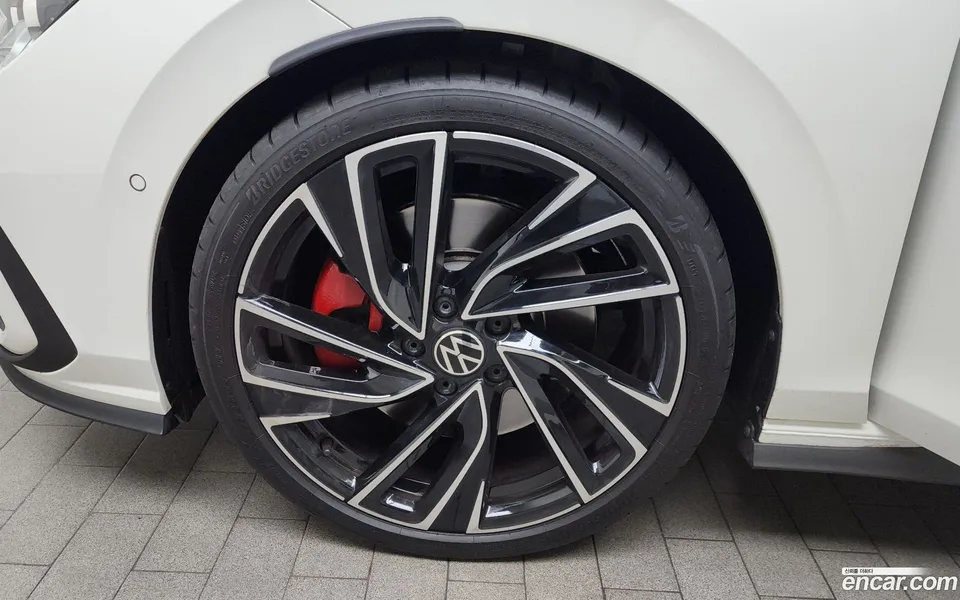 Volkswagen Golf 2.0 GTI 2023 — миниатюра 5