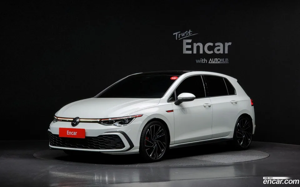 Volkswagen Golf 2.0 GTI 2023 — фото 1, купить с доставкой в Москву