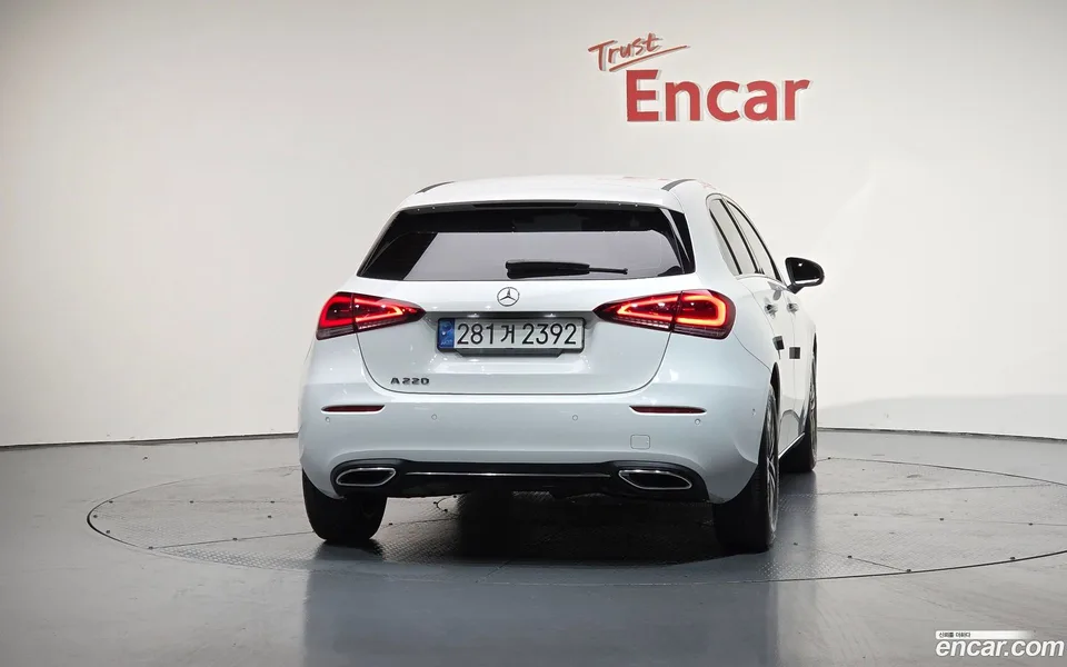 Mercedes-Benz A-Class A220 2022 — thumbnail 4