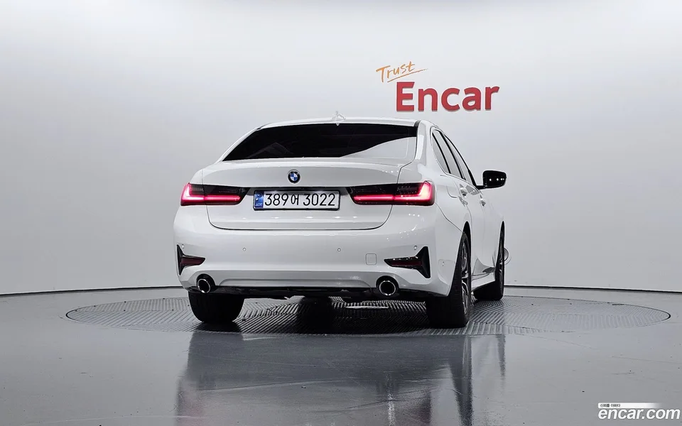 BMW 3 Series 320i 2022 — миниатюра 4