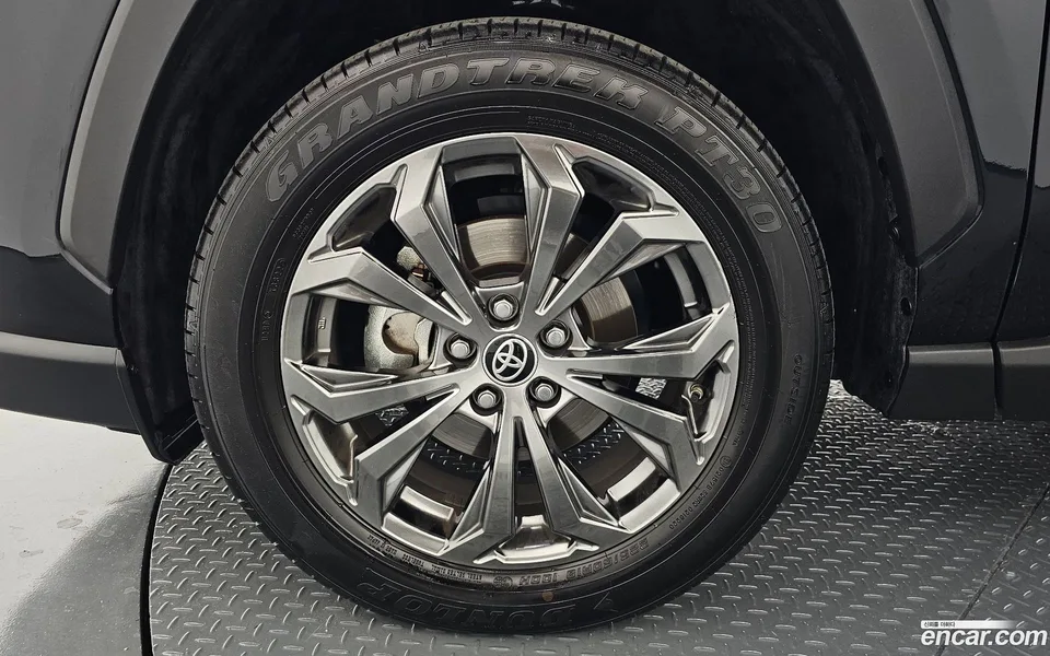 Toyota RAV4 2.5 4WD 2023 — миниатюра 2