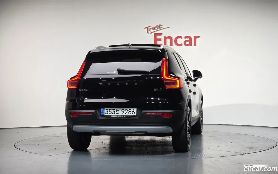 Volvo XC40 B4 2022 — миниатюра 4