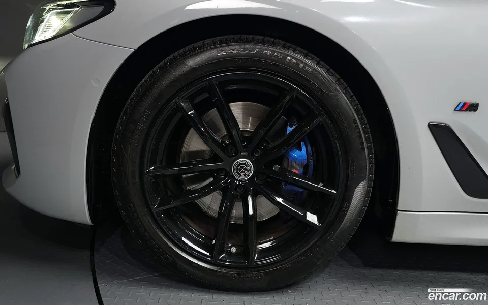 BMW 5 Series 520i M 2022 — миниатюра 5