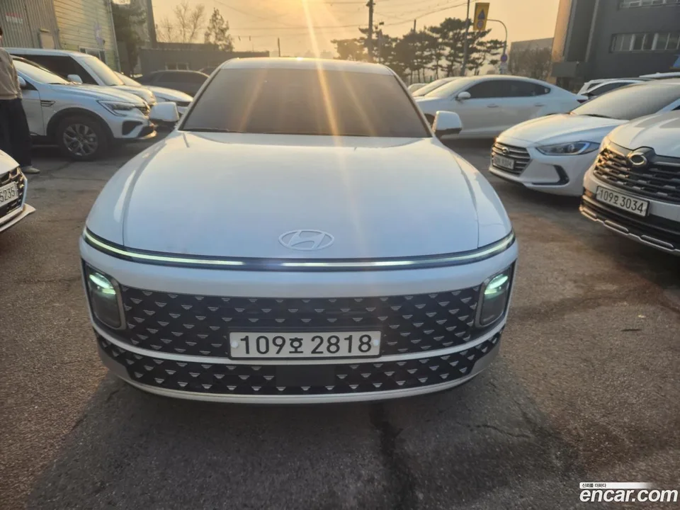 Hyundai Grandeur 2.5 2WD 2023 — фото 1, купить с доставкой в Москву