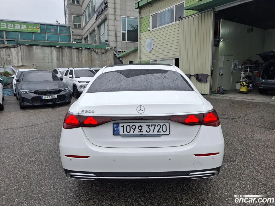 Mercedes-Benz E-Class E200 2024 — миниатюра 5