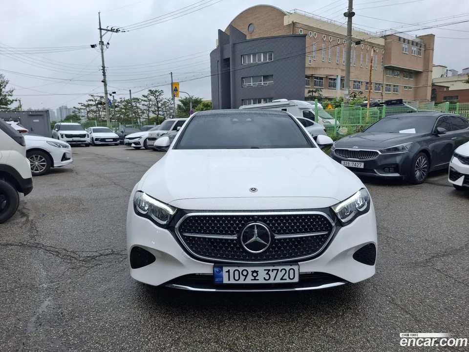 Mercedes-Benz E-Class 2024