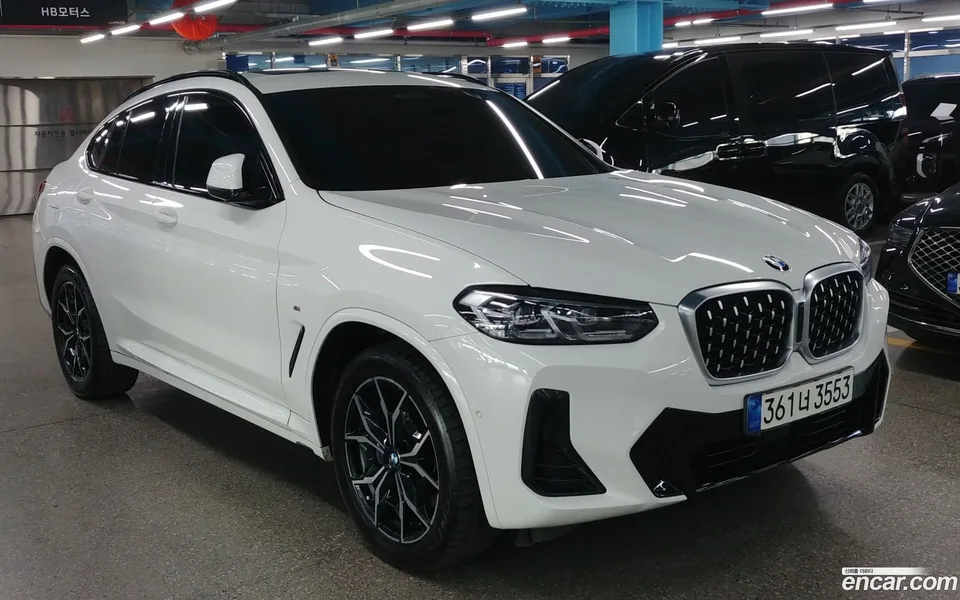 BMW X4 xDrive20i M 2022 — миниатюра 2