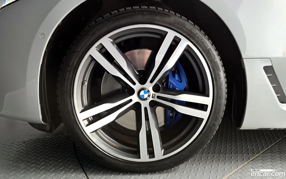BMW 6 Series GT 630i xDrive M 2022 — миниатюра 2