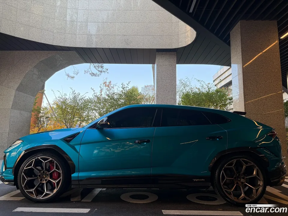 Lamborghini Urus 4.0 V8 2023 — миниатюра 2