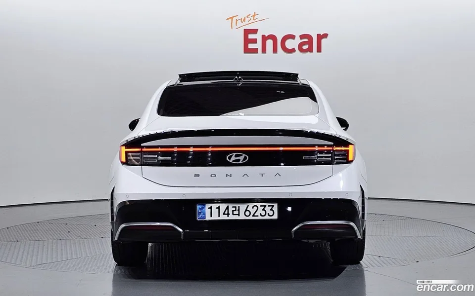 Hyundai Sonata The Edge Hybrid 2023 — миниатюра 4