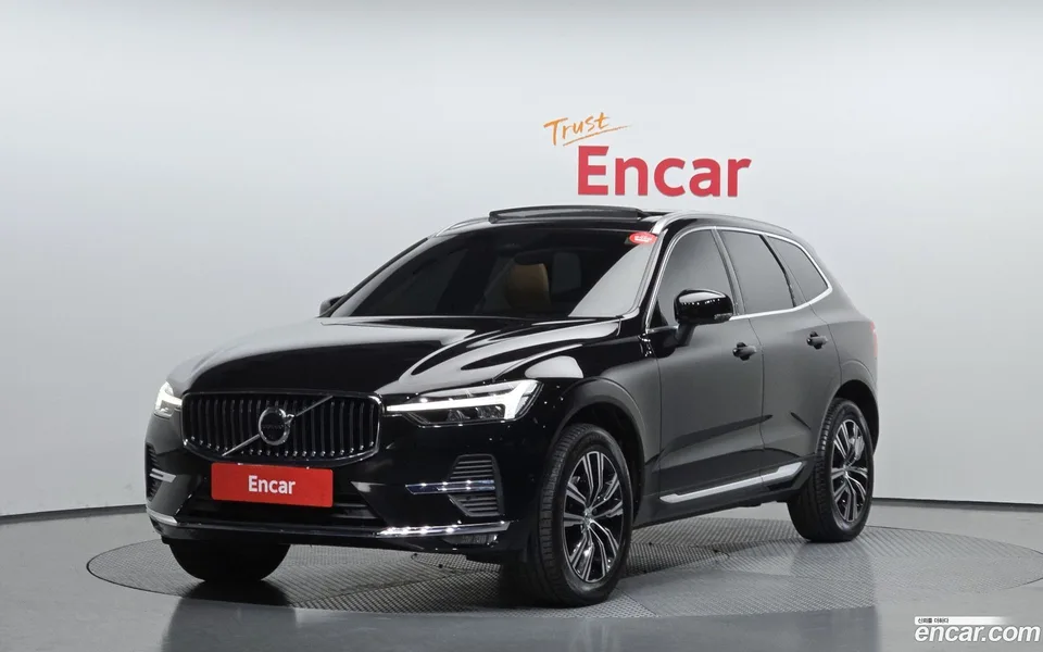 Volvo XC60 B5 2022 — фото 1, купить с доставкой в Москву