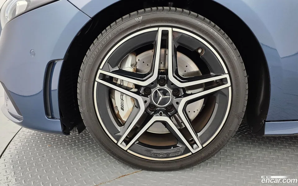 Mercedes-Benz A-Class AMG A35 4MATIC 2022 — миниатюра 5