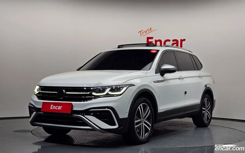 Volkswagen Tiguan Allspace 2.0 TSI 2024 — фото 1, купить с доставкой в Москву