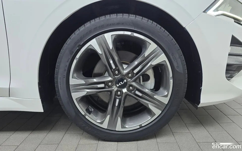 Kia K5 1.6 2023 — миниатюра 2
