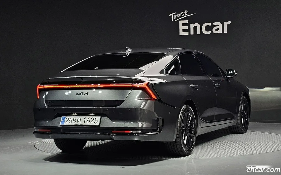 Kia K8 Hybrid 2024 — фото 1, купить с доставкой в Москву
