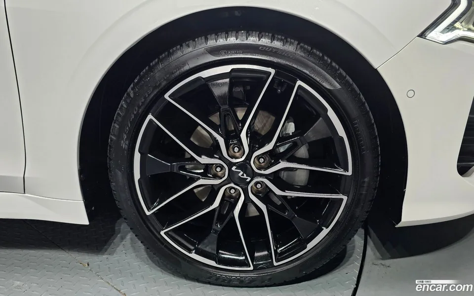 Kia K5 1.6 2023 — миниатюра 2