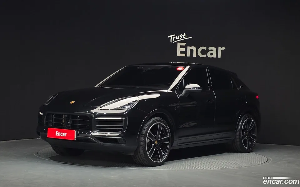 Porsche Cayenne 3.0 2023 — фото 1, купить с доставкой в Москву