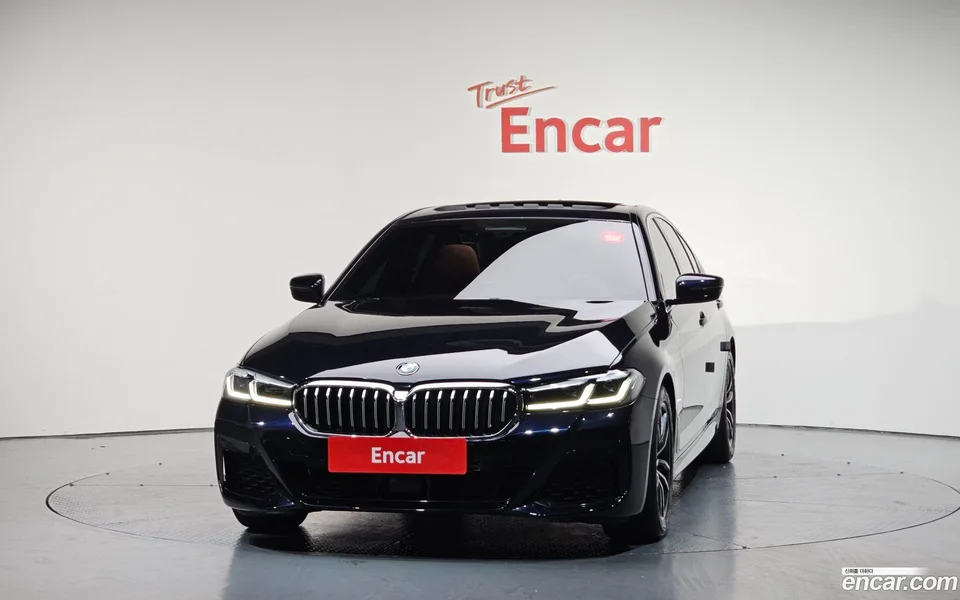 BMW 5 Series 520i M 2022 — миниатюра 3