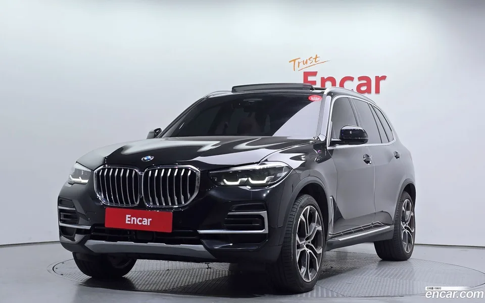 BMW X5 xDrive 30d xLine 2022 — фото 1, купить с доставкой в Москву