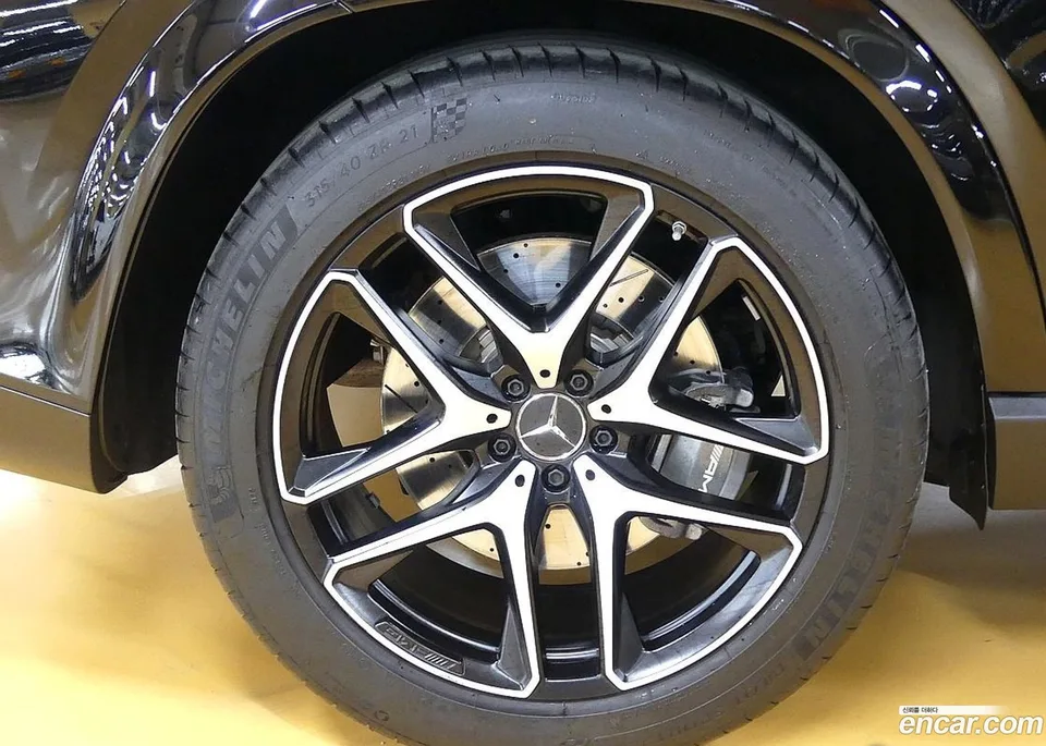 Mercedes-Benz GLE-Class AMG GLE53 4MATIC+ 2023 — миниатюра 5