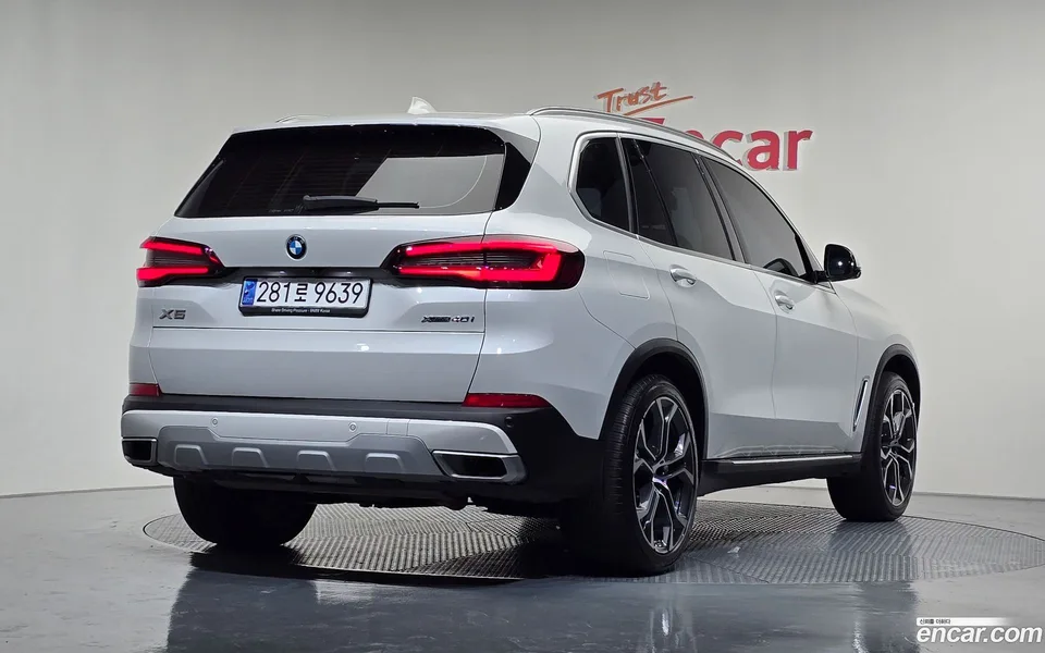 BMW X5 xDrive 40i xLine 2023 — миниатюра 2