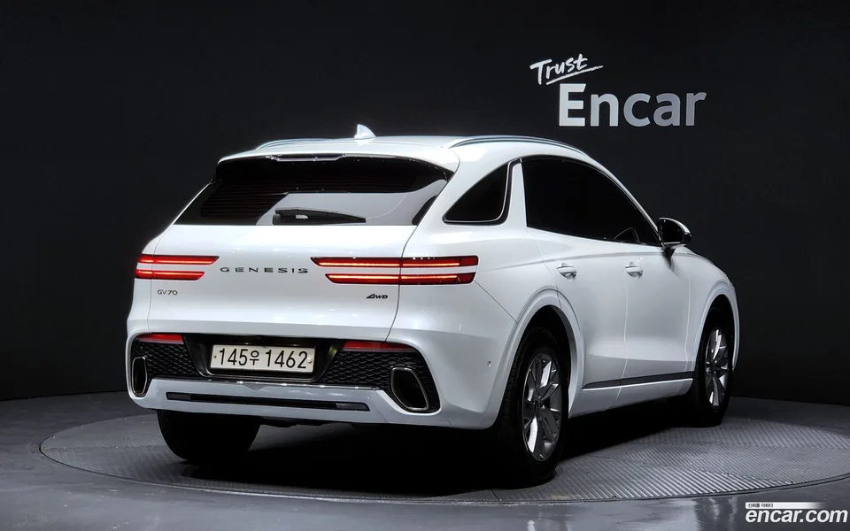 Genesis GV70 2.5T AWD 2023 — миниатюра 2