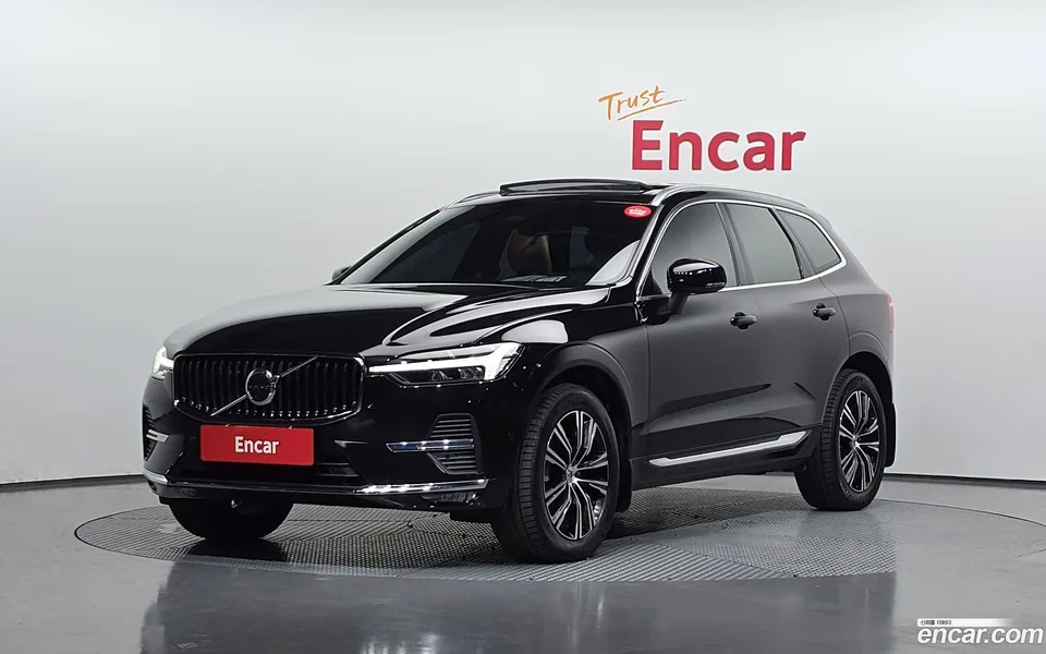 Volvo XC60 B5 2022 — фото 1, купить с доставкой в Москву