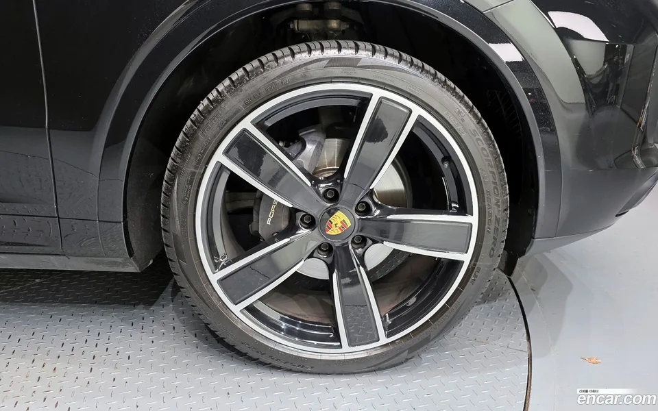 Porsche Cayenne 3.0 2023 — миниатюра 5