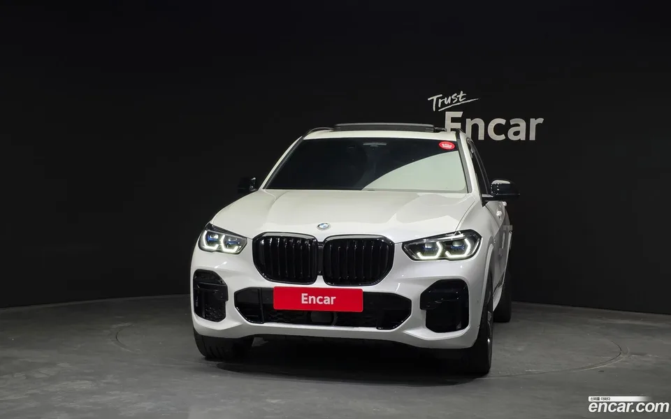 BMW X5 xDrive 40i M 2023 — thumbnail 3