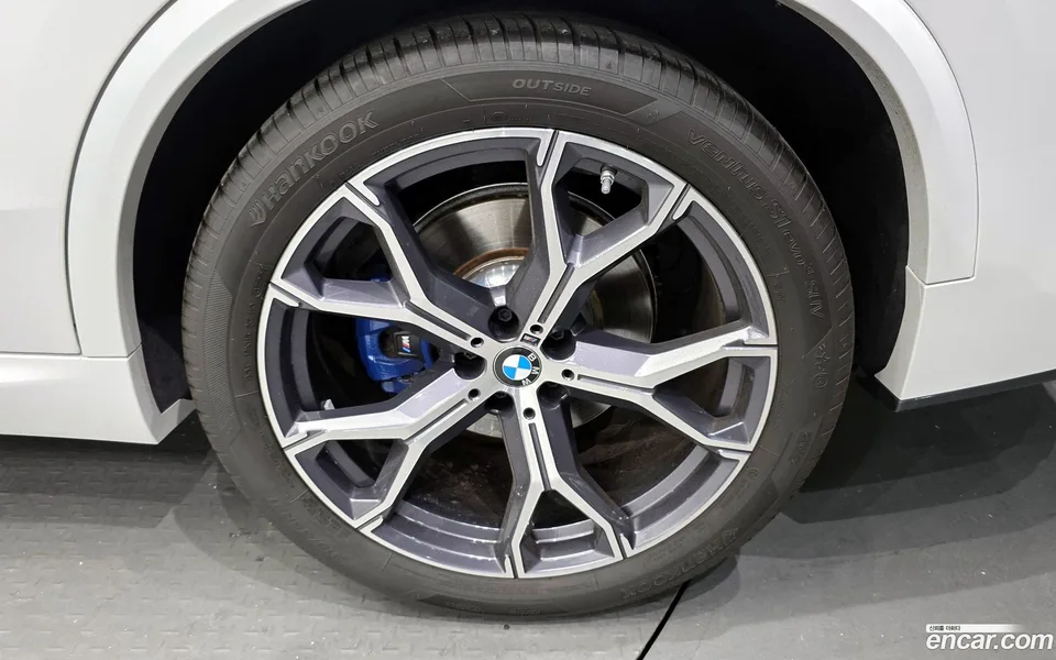 BMW X5 xDrive 40i M 2023 — thumbnail 5